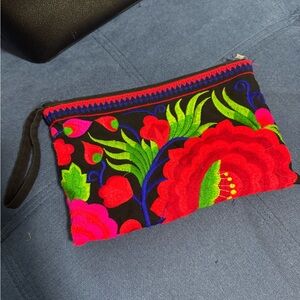 Floral Embroidered Clutch